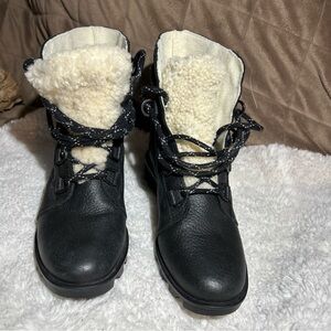 Sorel Phoenix Boots Women's 7.5 Black Leather Sheep lined lace up NL3415-010